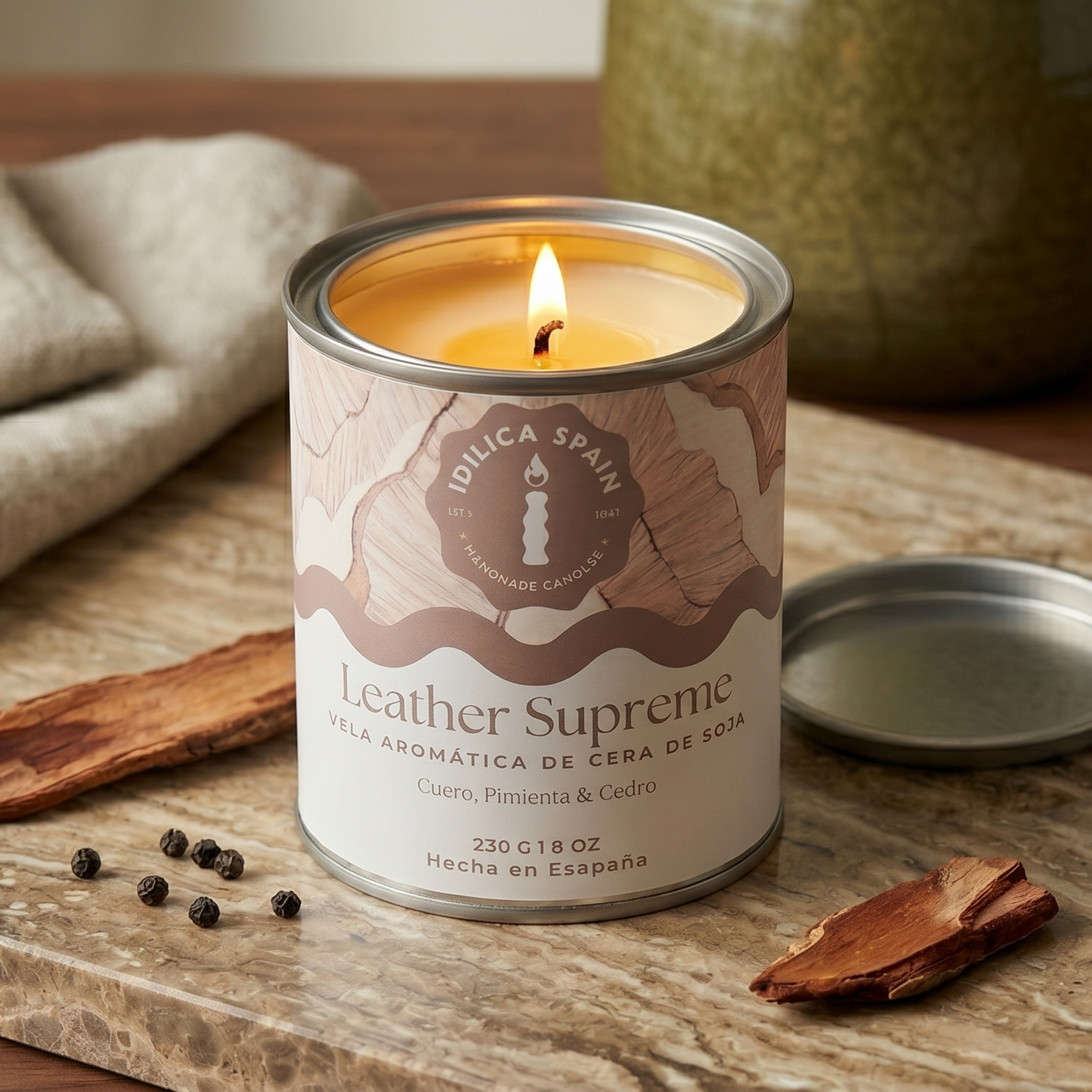 Vela de Soja Leather Supreme: Cuero, Cedro y Pimienta Negra