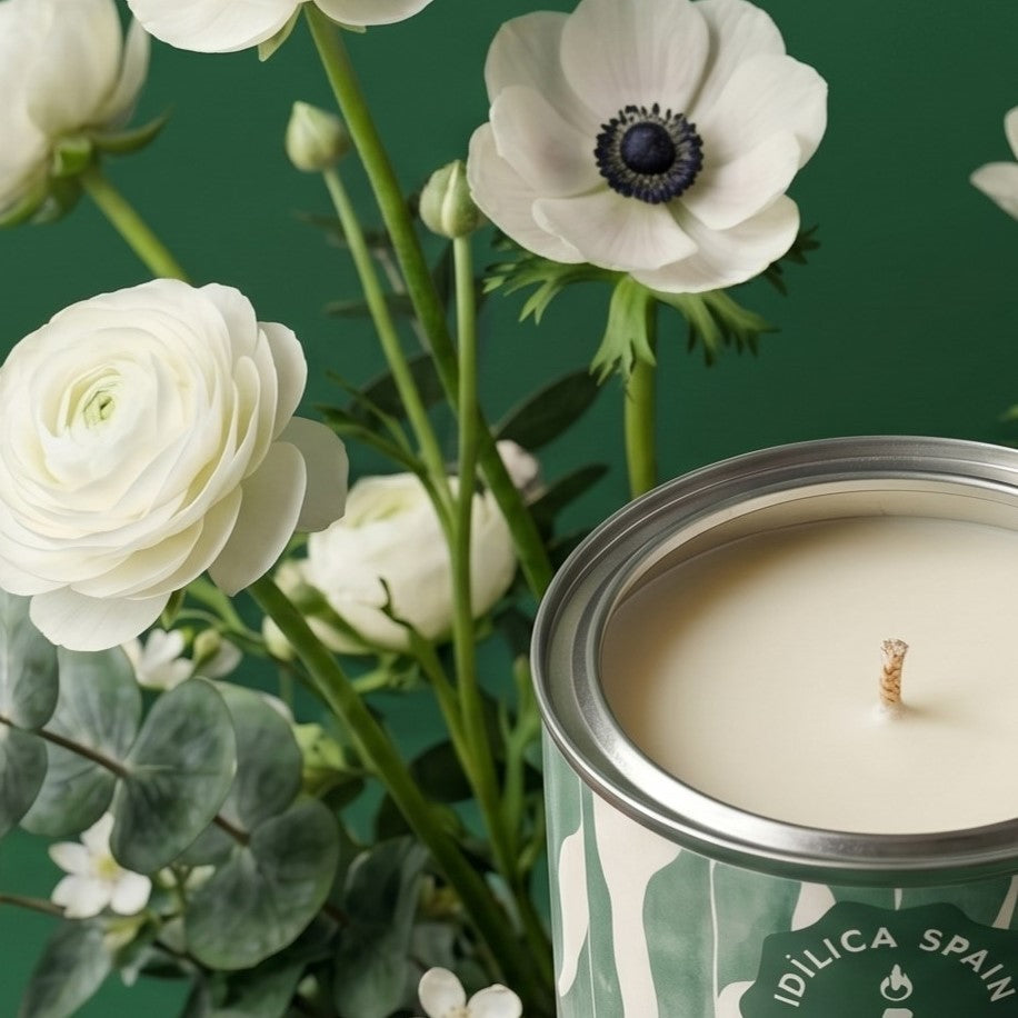 Vela de The Botanical Study: Eucalipto, cedro y almizcle